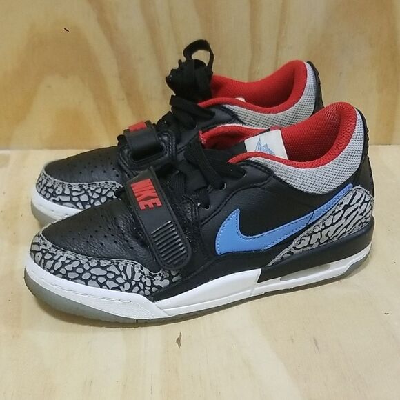 NIKE AIR JORDAN LEGACY 312 LOW "CHICAGO FLAG" Size 4Y - Picture 1 of 8